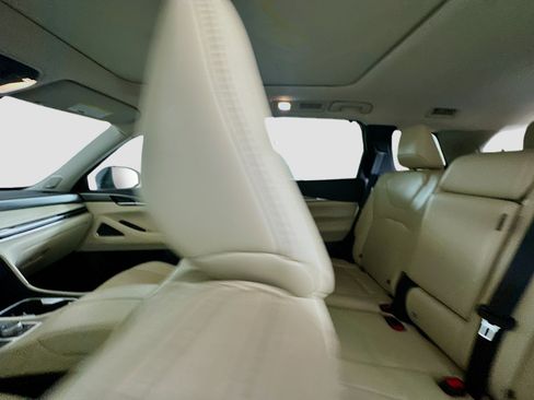Used 2023 INFINITI QX60 Luxe w/ Vision Package FWD image 29