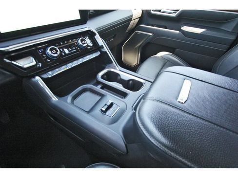Used 2025 GMC Sierra 3500 Denali w/ Denali Reserve Package AWD/4WD image 27