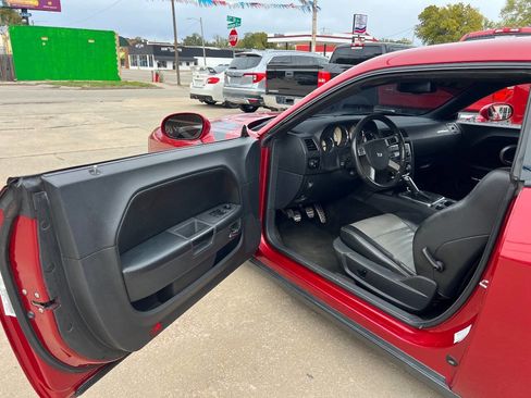 Used 2009 Dodge Challenger R/T image 8