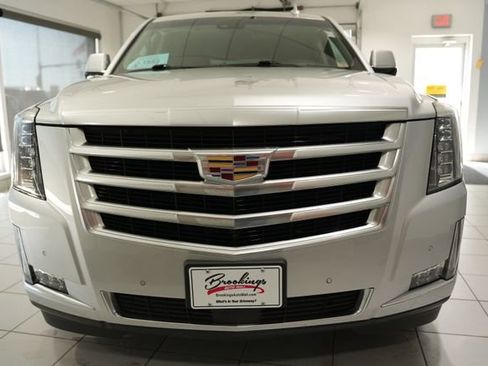 Used 2019 Cadillac Escalade Premium Luxury AWD/4WD image 7