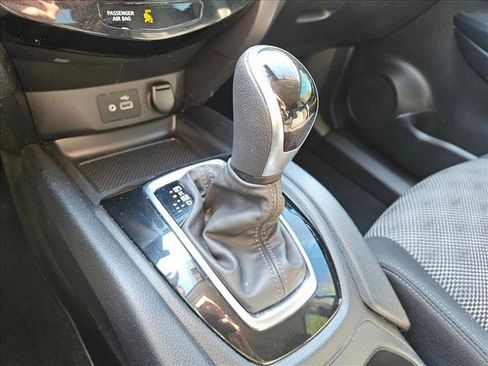 Used 2021 Nissan Rogue Sport SV image 13