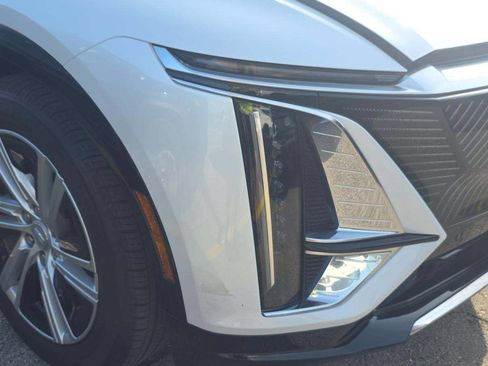 Used 2024 Cadillac Lyriq Tech RWD image 16
