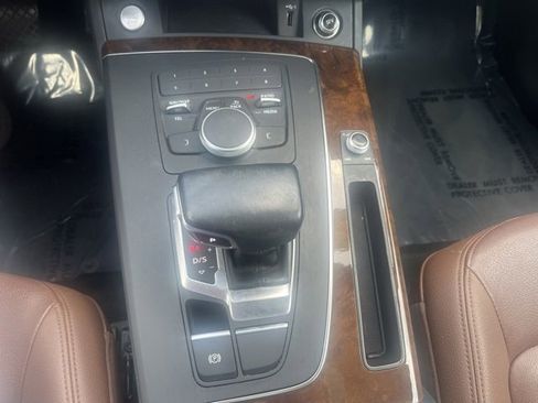 Used 2020 Audi Q5 2.0T Premium w/ Convenience Package image 25