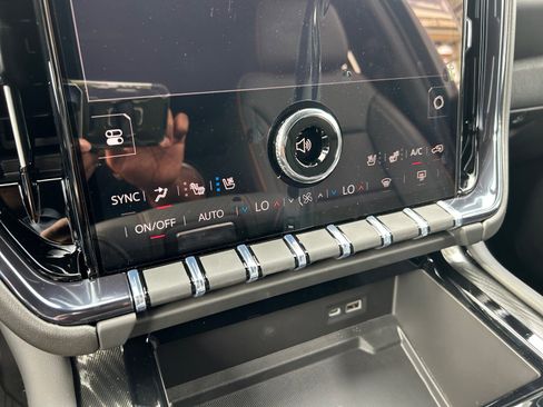 New 2026 GMC Yukon XL AT4 w/ AT4 Premium Package image 18