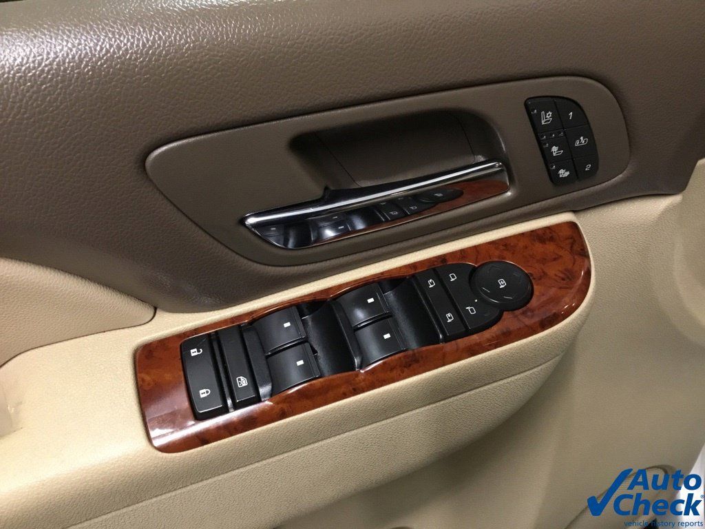 Used 2011 Chevrolet Avalanche LTZ AWD/4WD image 33