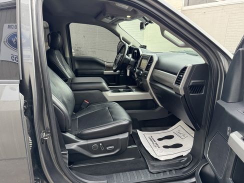 Used 2019 Ford F250 Lariat w/ Chrome Package image 29