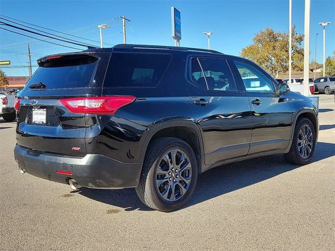Used 2021 Chevrolet Traverse RS image 11
