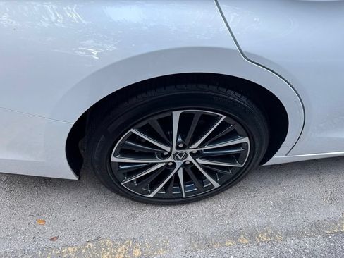 Used 2025 Lexus ES 350 w/ Premium Package FWD image 9