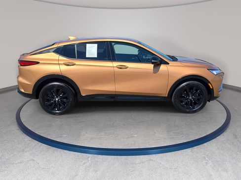 Used 2024 Buick Envista Sport Touring w/ Convenience I Package FWD image 4