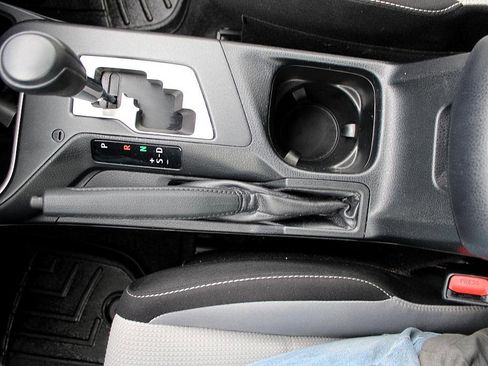 Used 2017 Toyota RAV4 LE Plus image 25