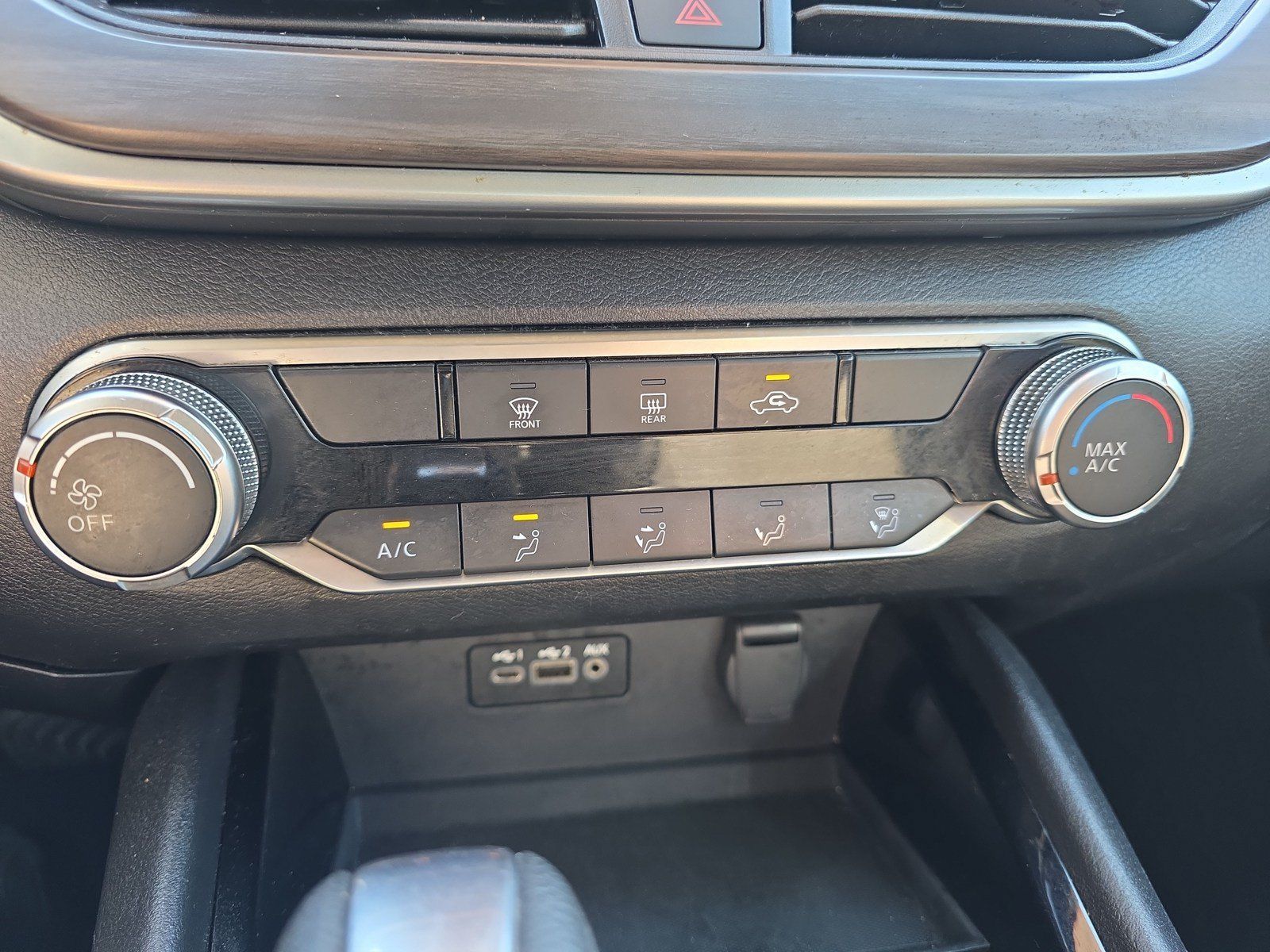 Used 2024 Nissan Altima 2.5 SV FWD image 24