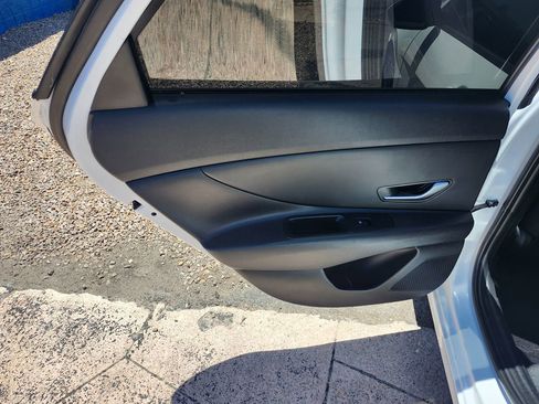 Used 2021 Hyundai Elantra SEL FWD image 16