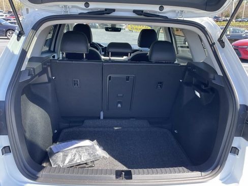 Certified 2025 Volkswagen Taos SE w/ Panoramic Sunroof Package image 10