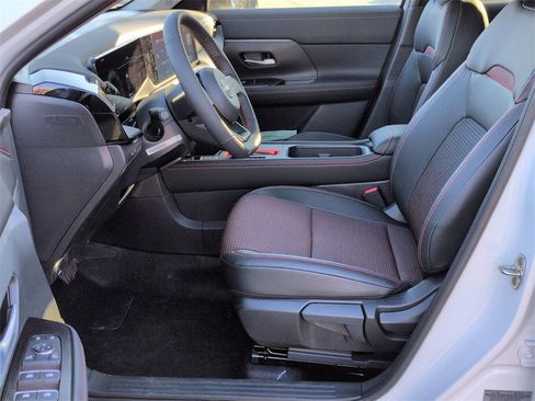 New 2026 Nissan Kicks SR image 14