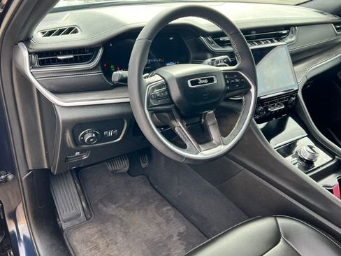 Used 2024 Jeep Grand Cherokee L Limited w/ Black Appearance Package image 20