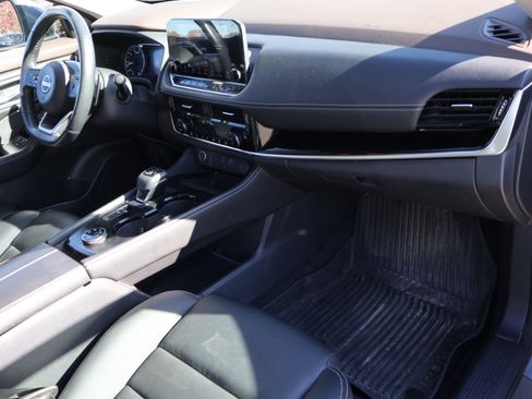 Used 2023 Nissan Rogue SL w/ SL Premium Package image 10