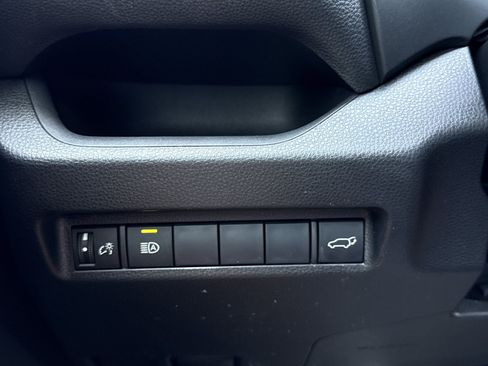 Used 2019 Toyota RAV4 XLE Premium FWD image 19