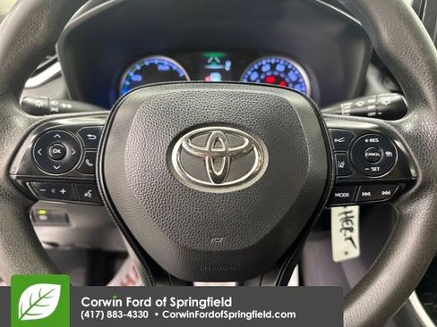 Used 2019 Toyota RAV4 LE image 28