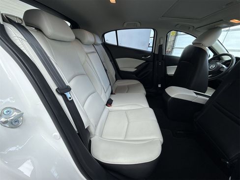 Used 2018 MAZDA MAZDA3 Grand Touring image 45