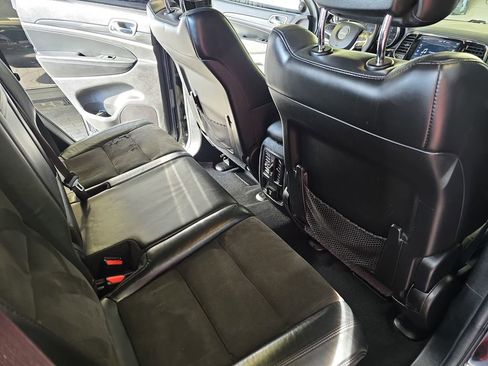 Used 2020 Jeep Grand Cherokee Altitude image 12
