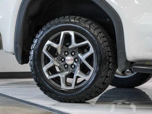Used 2022 GMC Sierra 1500 SLT AWD/4WD image 70