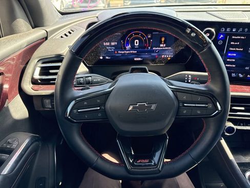 Used 2024 Chevrolet Traverse RS w/ LPO, Floor Liner Package FWD image 7