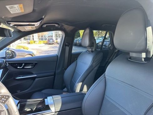 Used 2025 Mercedes-Benz GLC 300 4MATIC image 12