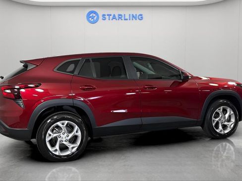Certified 2024 Chevrolet Trax LS w/ LS Convenience Package FWD image 10