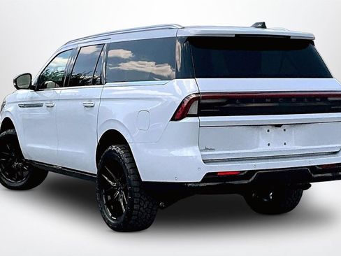 Used 2025 Lincoln Navigator L Reserve AWD/4WD image 5