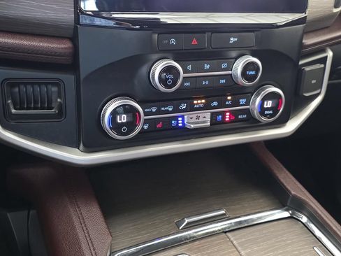 Used 2024 Ford Expedition Max Limited RWD image 26