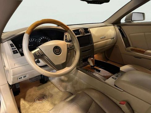 Used 2004 Cadillac XLR RWD image 17
