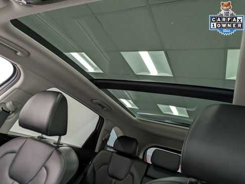 Certified 2024 Kia Sorento S w/ Panoramic Sunroof Package AWD/4WD image 22