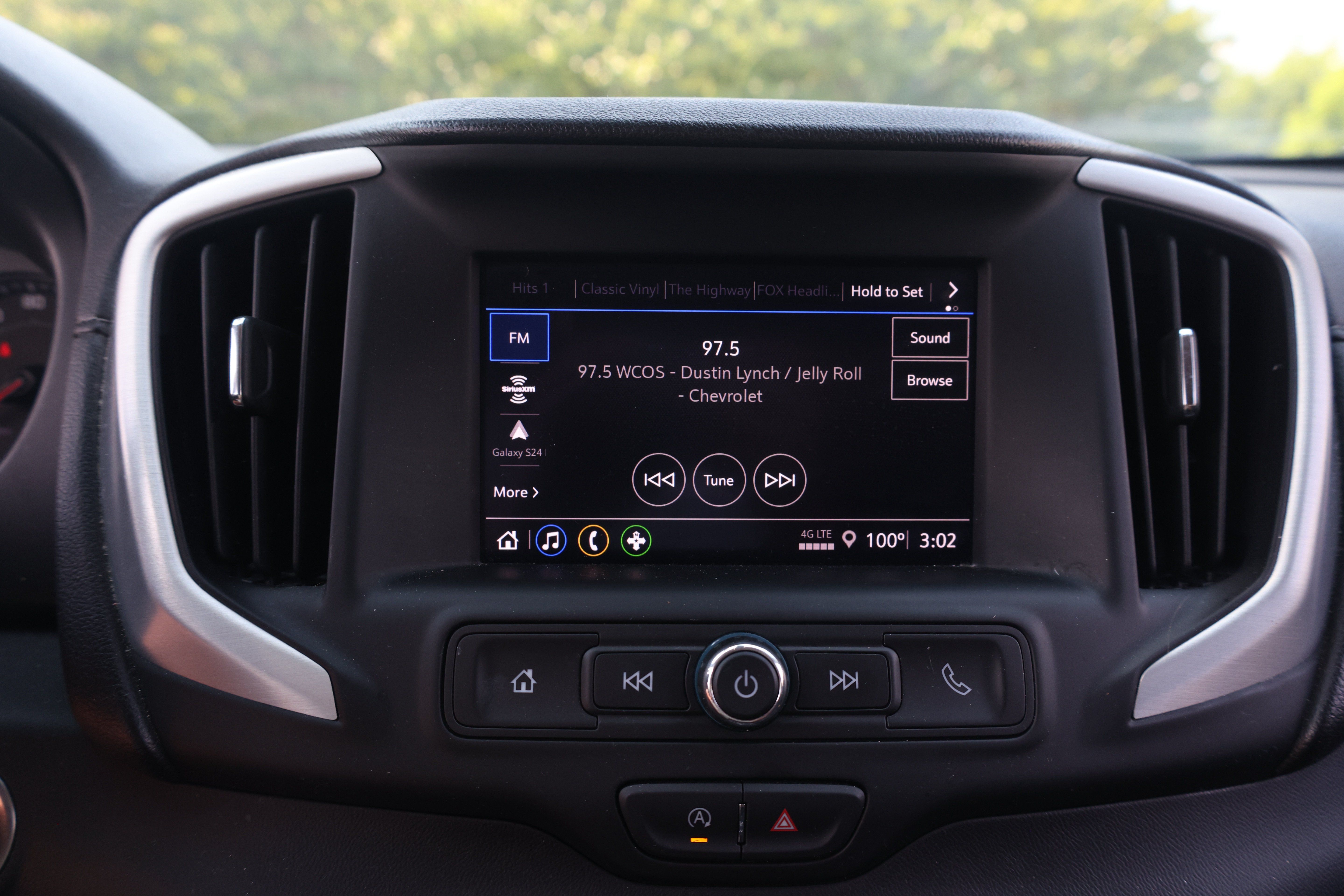 Used 2024 GMC Terrain SLE AWD/4WD image 8