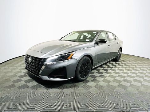 Used 2024 Nissan Altima 2.5 S image 4