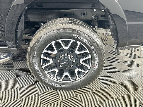 New 2026 RAM 2500 Limited w/ Towing Technology Group image 17