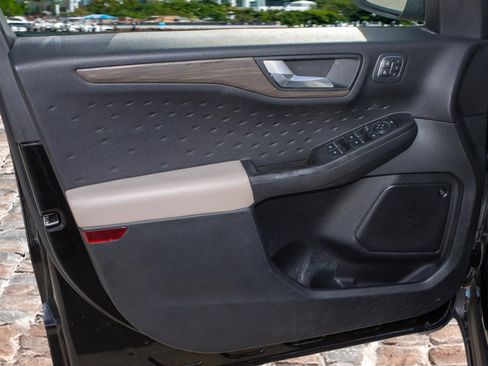 Used 2020 Ford Escape Titanium w/ Titanium Premium Package 2.0 image 33