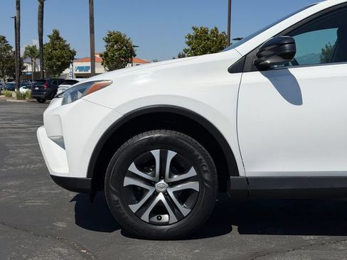 Used 2018 Toyota RAV4 LE w/ All Weather Liner Package FWD image 22