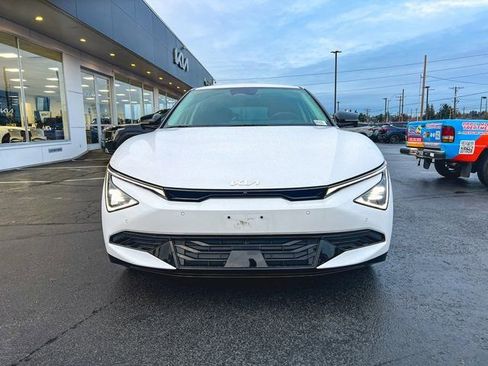 New 2025 Kia EV6 Wind image 3