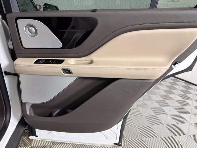 Certified 2023 Lincoln Aviator Reserve w/ Equipment Group 201A AWD/4WD image 37