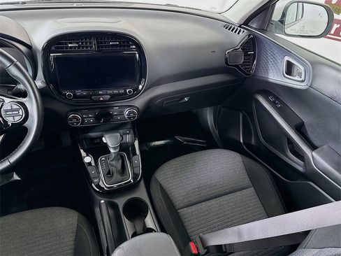 Used 2023 Kia Soul EX image 28