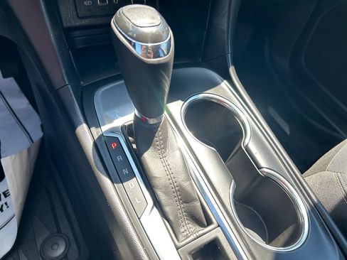 Used 2019 Chevrolet Equinox LT FWD image 29