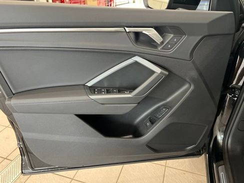 Used 2025 Audi Q3 2.0T Premium AWD/4WD image 11