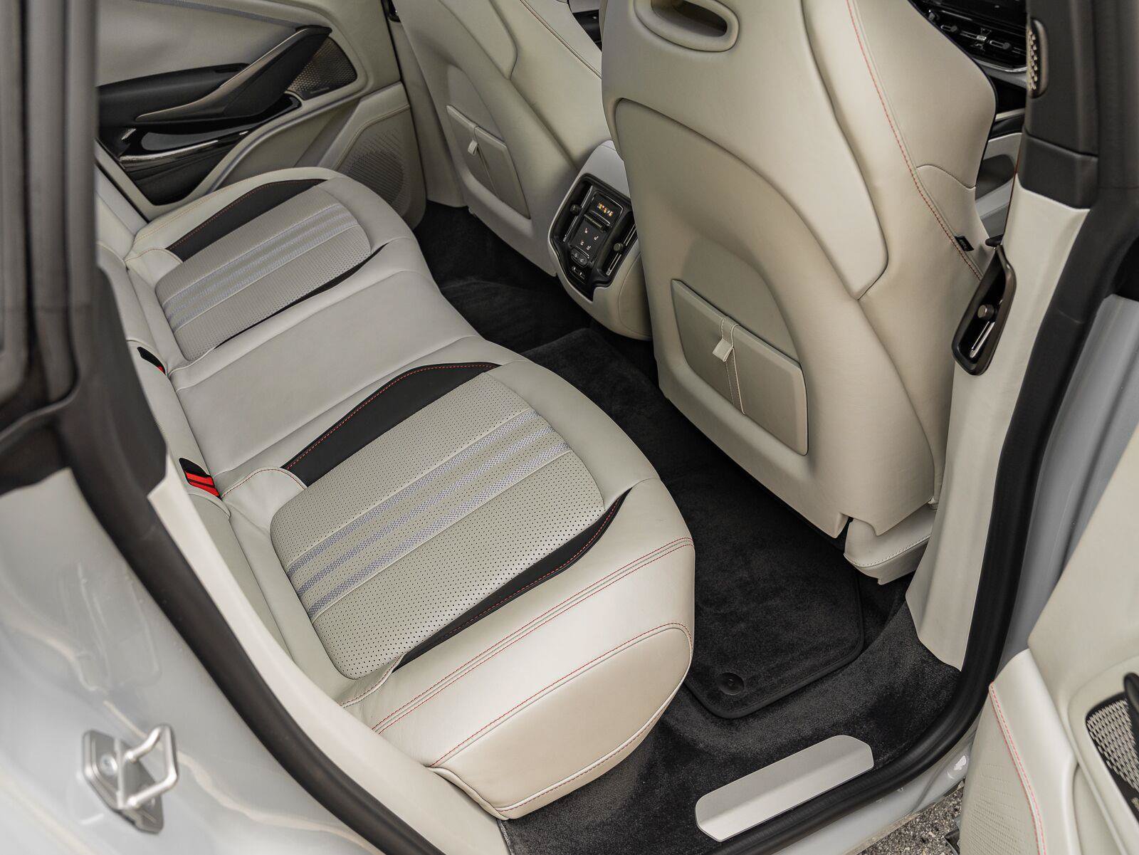 Used 2025 Aston Martin DBX 707 AWD/4WD image 35