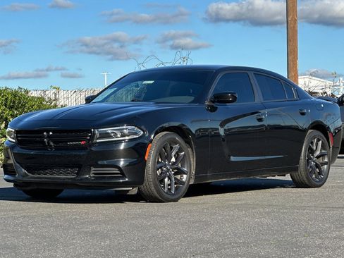 Certified 2022 Dodge Charger SXT w/ Blacktop Package image 8