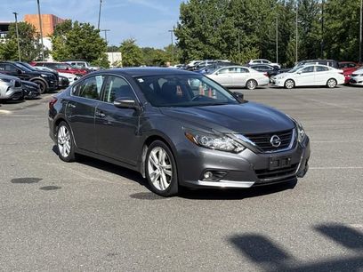 Used 2016 Nissan Altima 3.5 SL w/ 3.5 Technology Package