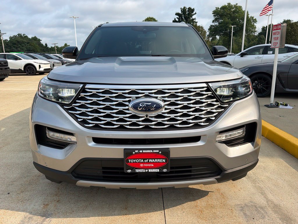 Used 2023 Ford Explorer Platinum w/ Technology Package AWD/4WD image 3