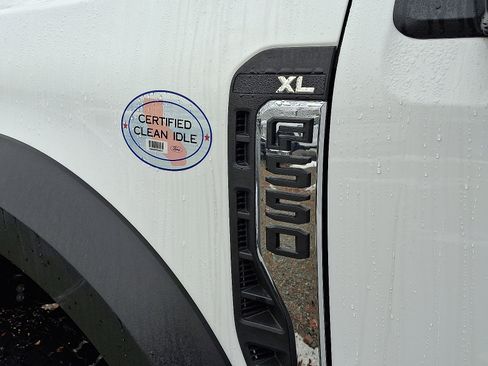 New 2025 Ford F550 4x4 SuperCab Super Duty image 12