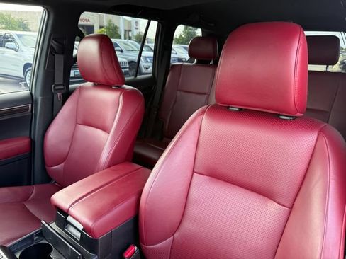 Used 2023 Lexus GX 460 Luxury AWD/4WD image 12