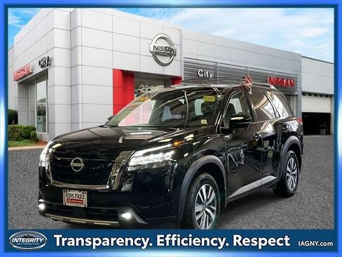 Certified 2024 Nissan Pathfinder SL AWD/4WD image 4