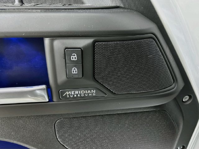 New 2026 Land Rover Defender 110 X-Dynamic SE AWD/4WD image 20